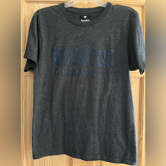 Women’s Fanatics Charcoal Gray Broncos Football T-Shirt Size Small - Picture 1 of 4